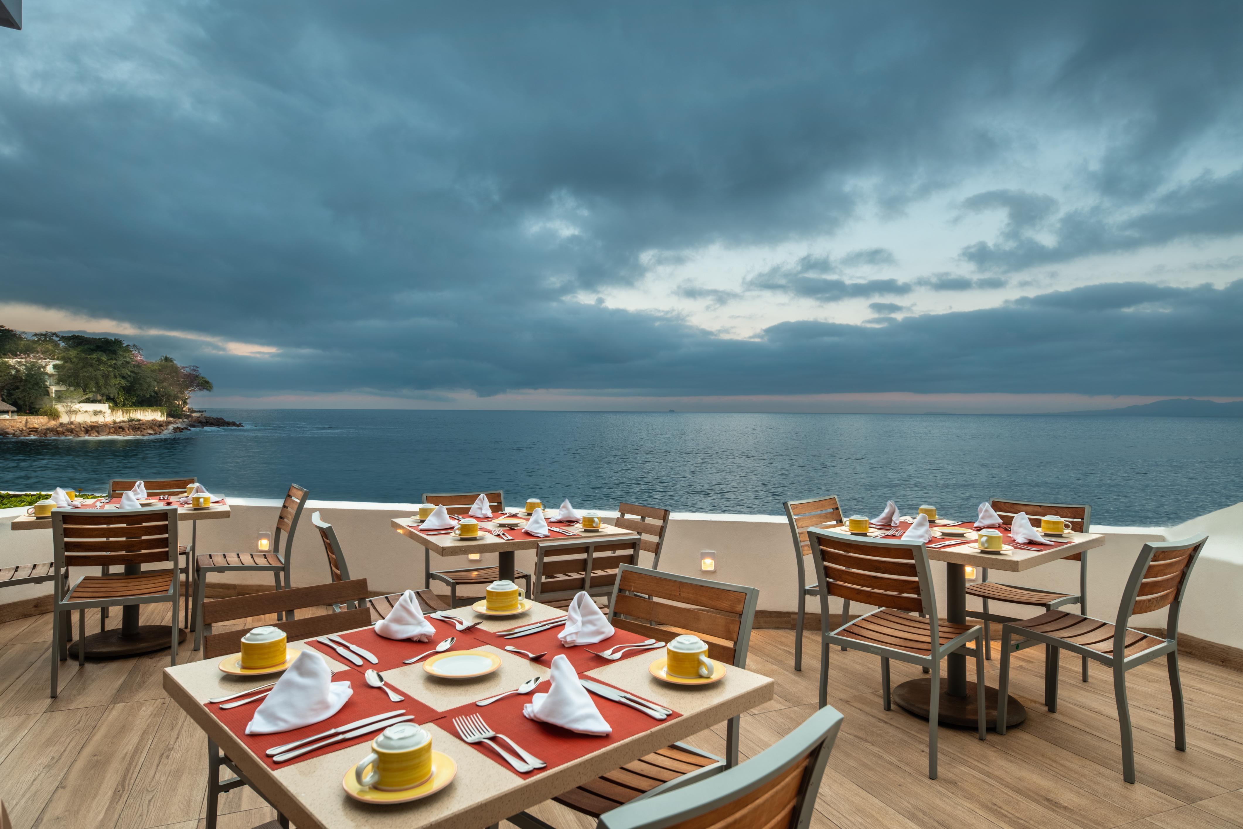 Grand Park Royal Puerto Vallarta Exteriér fotografie The Deck