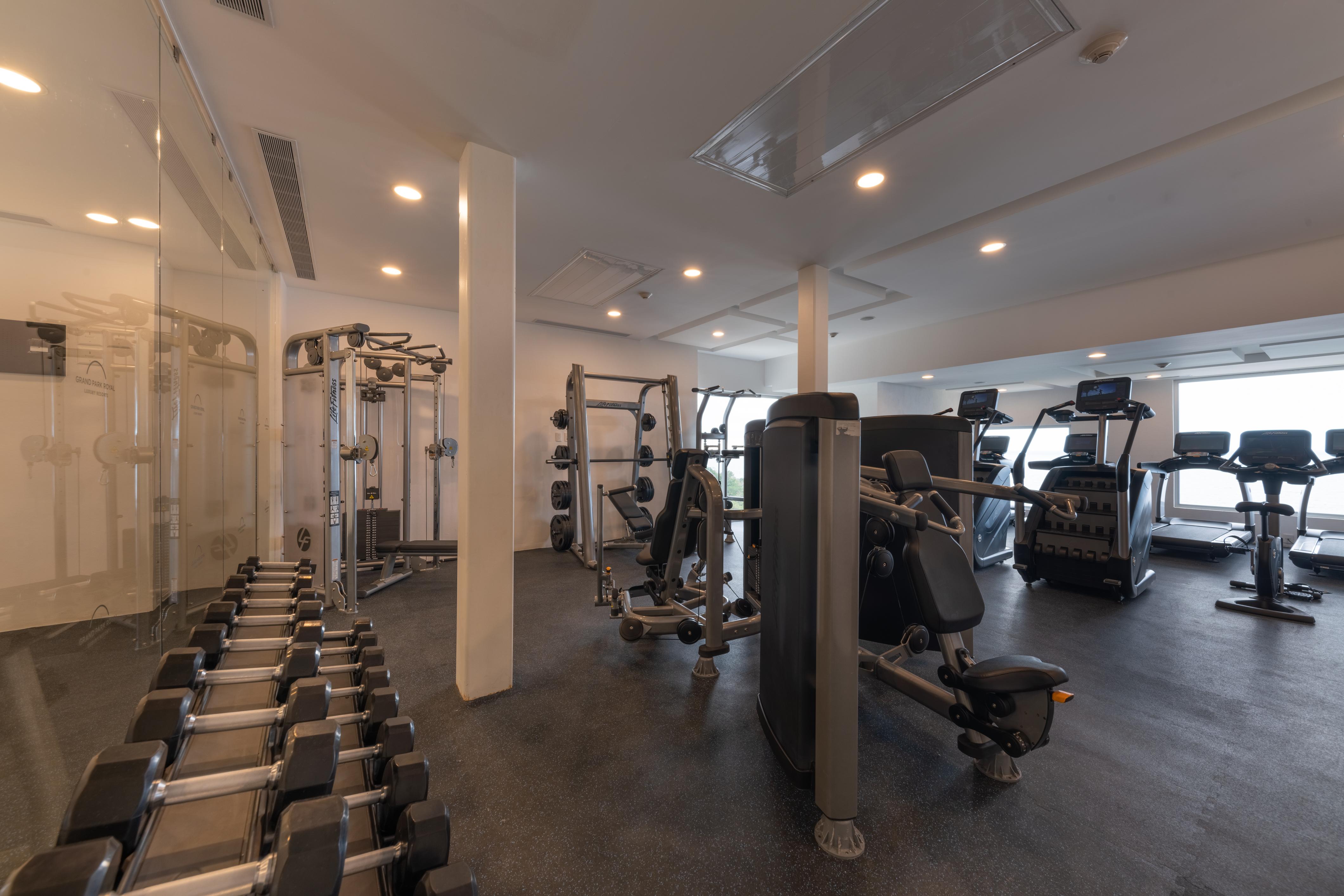 Grand Park Royal Puerto Vallarta Exteriér fotografie The gym at the hotel