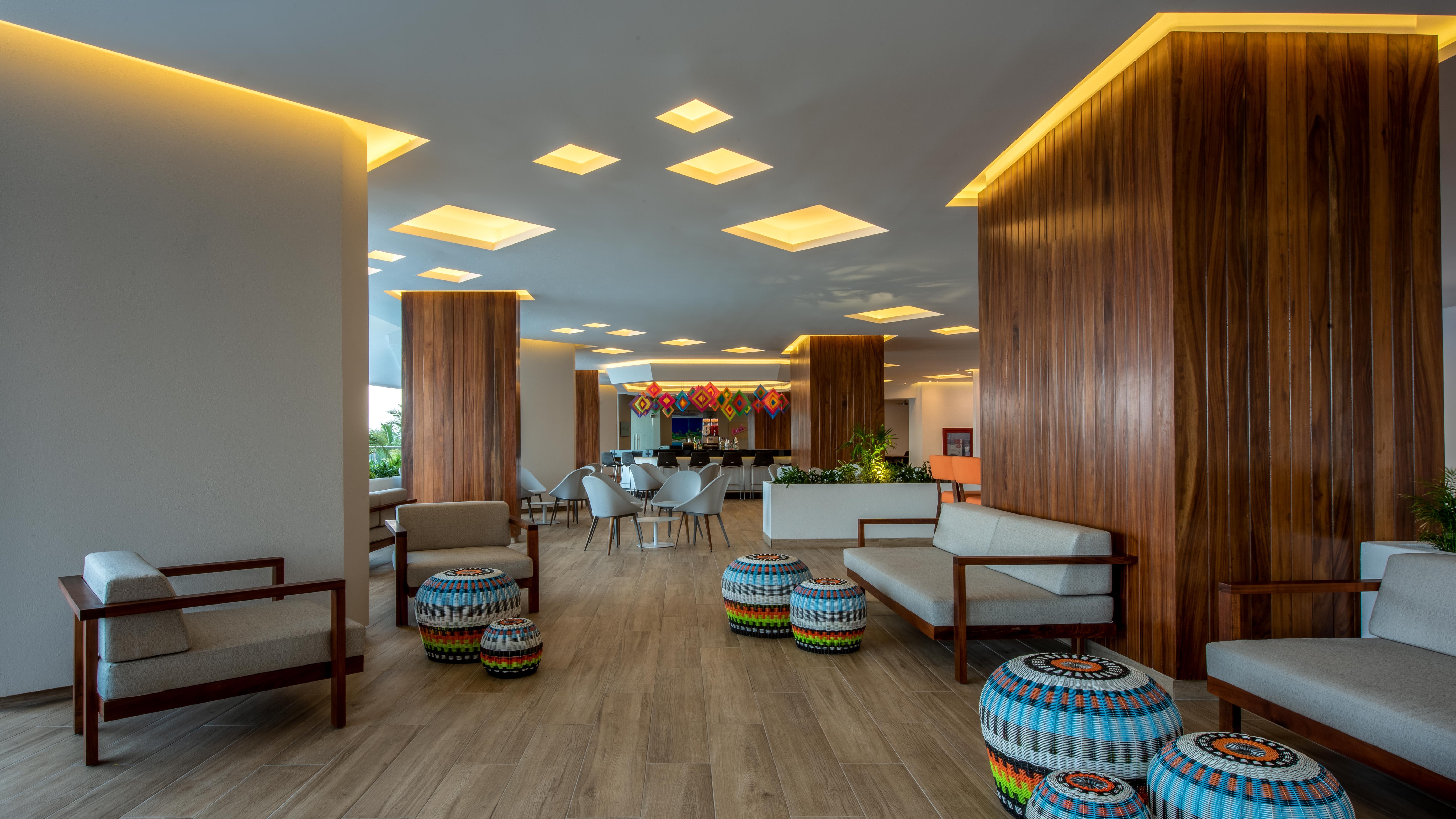 Grand Park Royal Puerto Vallarta Exteriér fotografie The lounge at the airport.