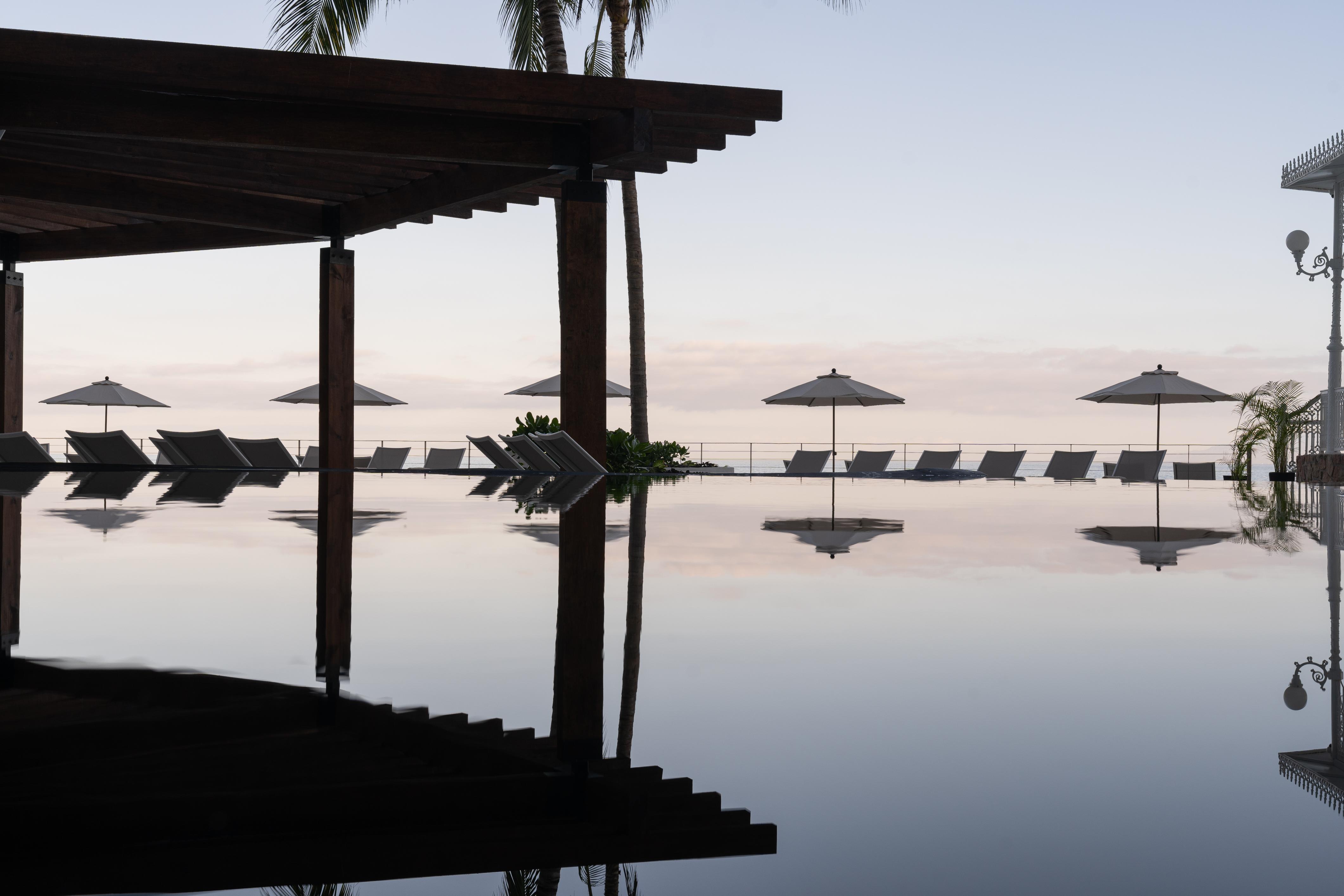 Grand Park Royal Puerto Vallarta Exteriér fotografie Infinity pool at the Four Seasons Resort, Punta Mita, Mexico