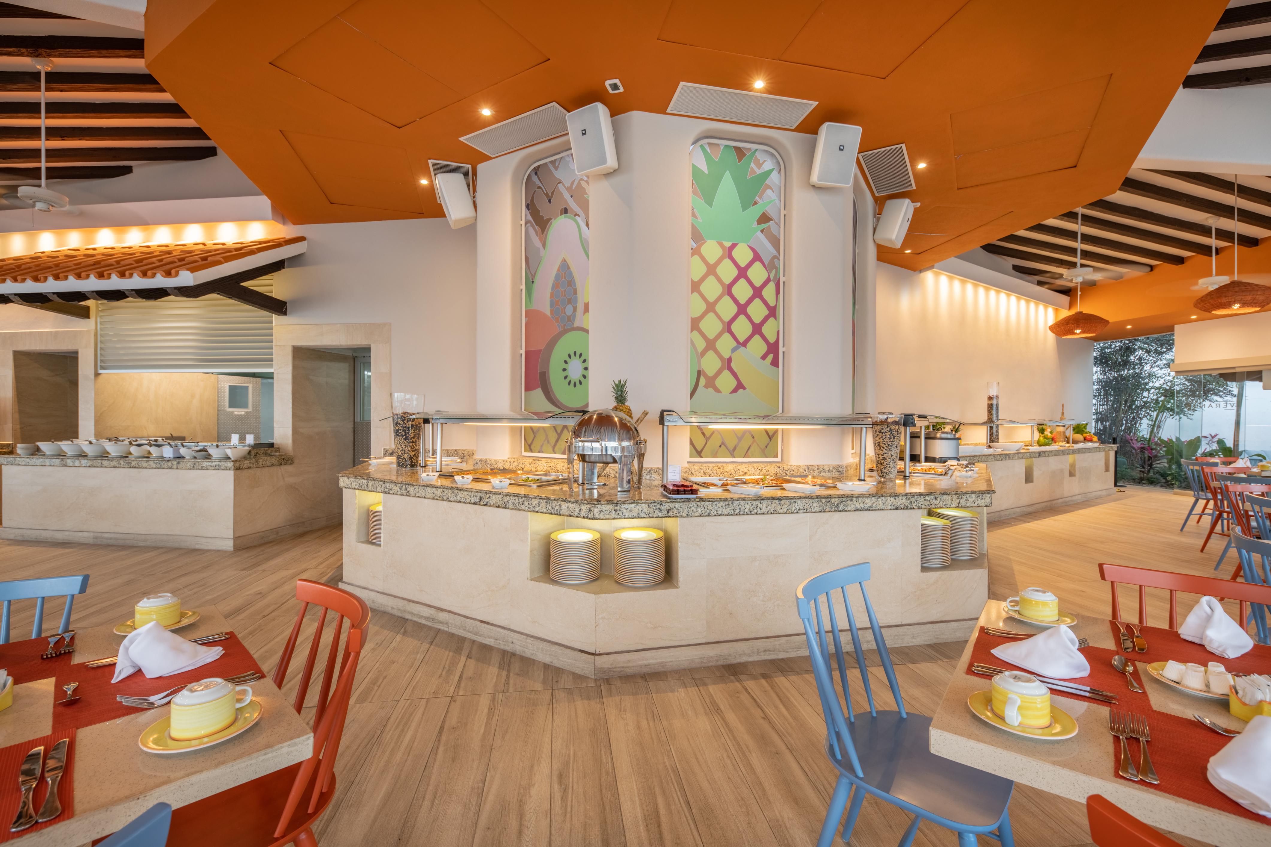 Grand Park Royal Puerto Vallarta Exteriér fotografie The interior of the restaurant