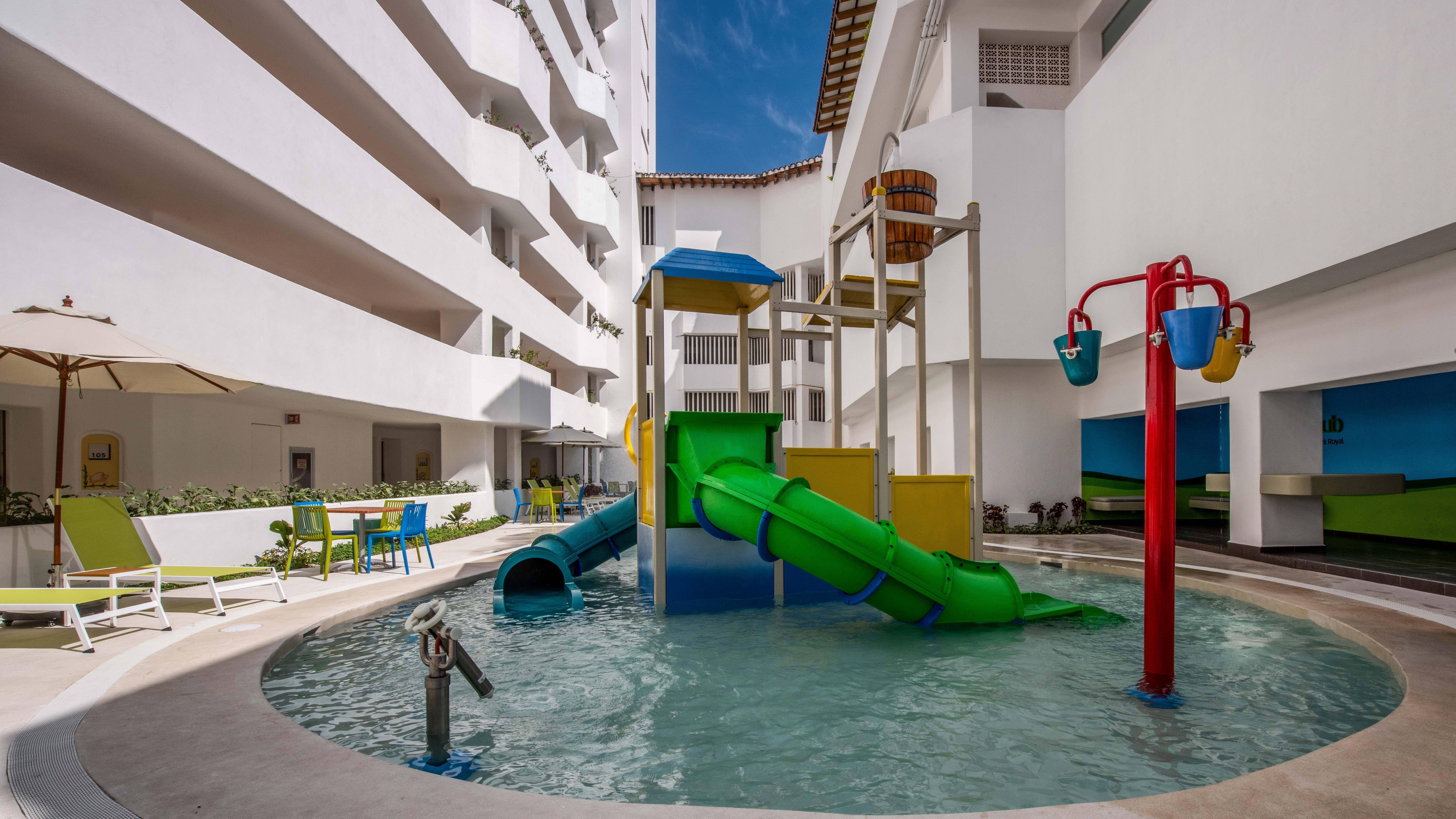 Grand Park Royal Puerto Vallarta Exteriér fotografie Hotel's water park