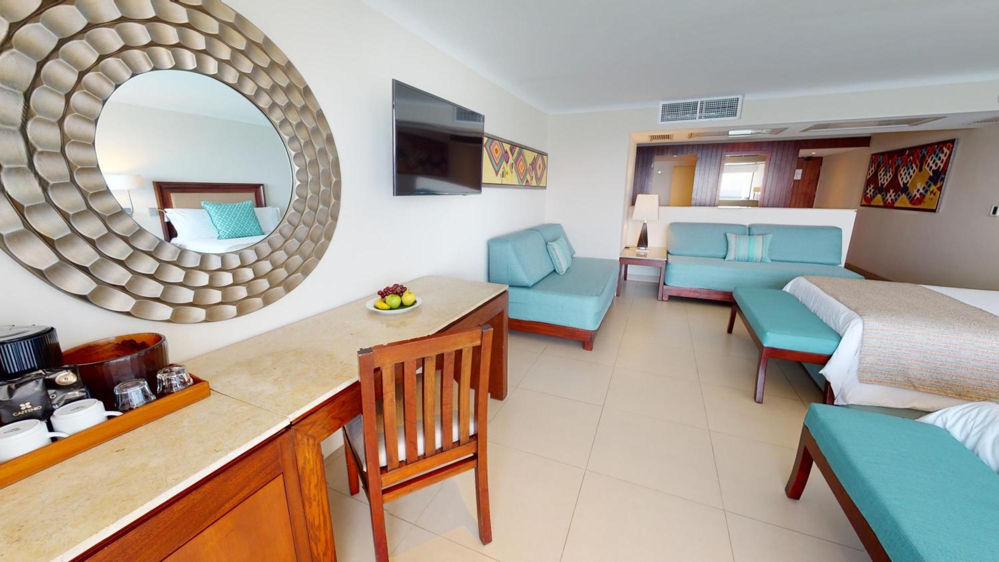 Grand Park Royal Puerto Vallarta Exteriér fotografie A suite at the Hard Rock Hotel